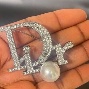 Silver Designer Pin Brooch with Pearl